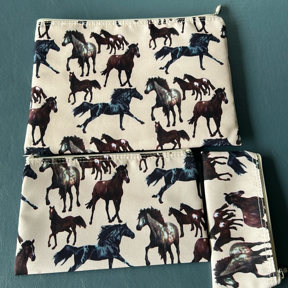 Wildkin zipper  3 pc zipper pouch set